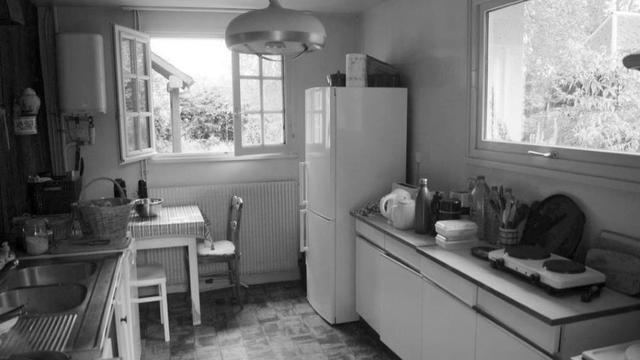 Je reviens sur le projet Longère Normande en vous montrant la cuisine avant/après ou plutôt après/avant.