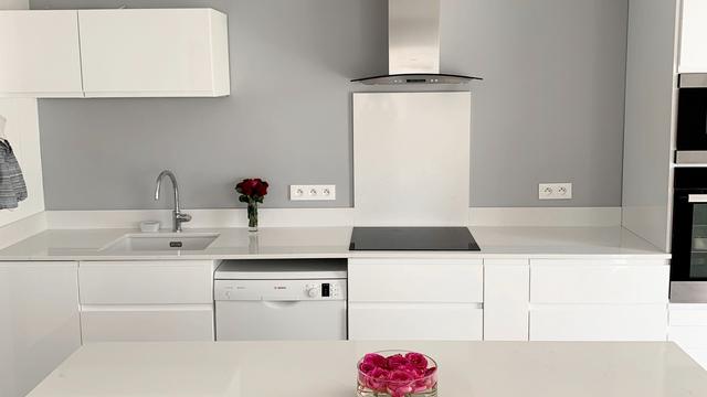 Je reviens sur le projet Design Epuré en vous montrant la cuisine à la livraison de cet appartement acheté sur plan en vefa.