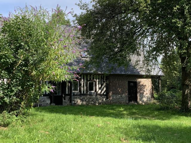 Je ne parle pas souvent de moi mais aujourd’hui je vous présente mon nouveau home sweet home dans un superbe écrin de verdure.