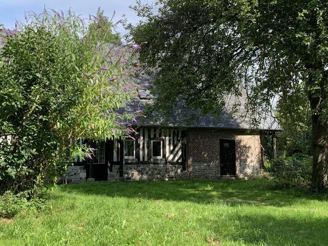 Je ne parle pas souvent de moi mais aujourd’hui je vous présente mon nouveau home sweet home dans un superbe écrin de verdure.