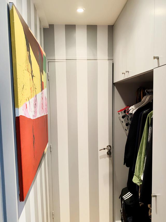 Dressing sur mesure caché dans l&rsquo;entrée
