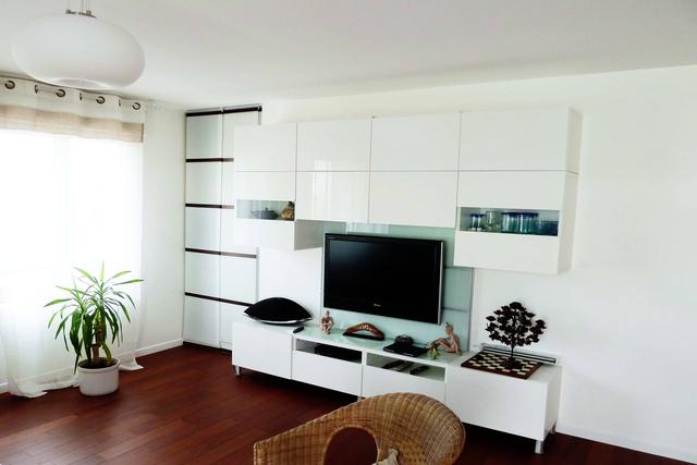 Séjour avec meuble de télévision réalisé sur mesure