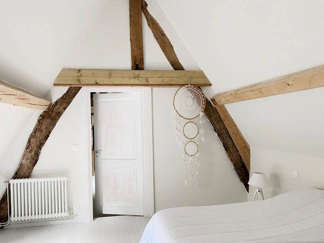 Chambre parentale blanc mettant et bois