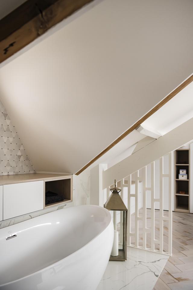 Accessoires noirs pour plus d&rsquo;élégance.